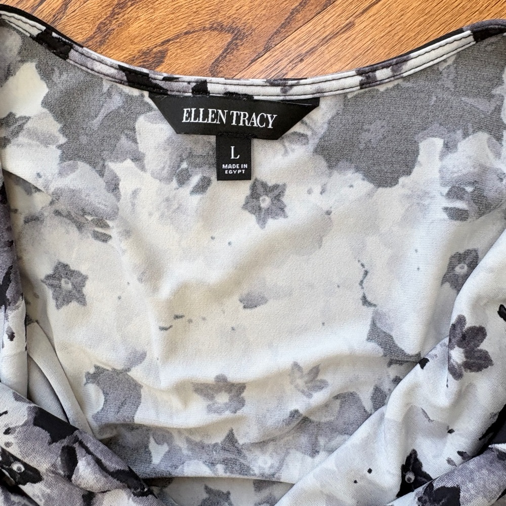 Ellen Tracy Monochrome Sleeveless Floral Cowl Neck Top - Picture 5 of 8